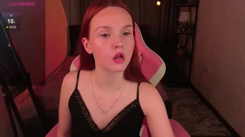 Mia online show from February 1, 9:34 pm