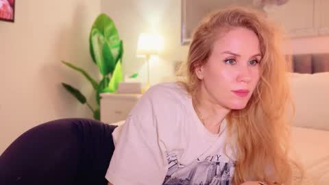 Mya-be Yours P online show from February 26, 10:02 pm