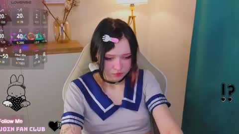 Mia online show from April 25, 10:18 pm