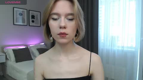 Lana online show from June 3, 11:24 am