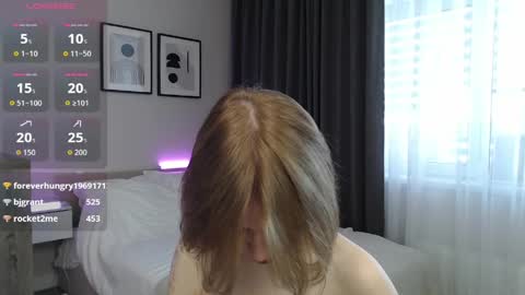 Lana online show from May 6, 7:25 am