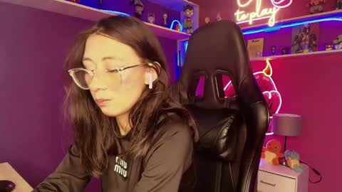 Milly Cute online show from March 3, 4:52 am