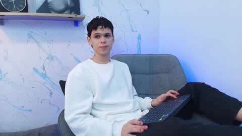 Mykel   online show from November 5, 2:30 pm