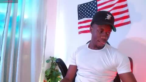 Mylo Wallace  online show from November 15, 5:14 pm