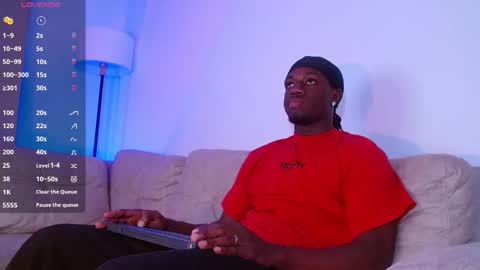 Mylo Wallace  online show from February 14, 12:02 am