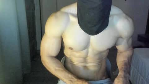 mysterious_muscles online show from April 13, 11:31 pm