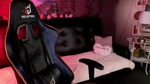 Snapshot of mystery_mary chatting on October 21, 3:59 pm mystery_mary online show from October 21, 3:59 pm