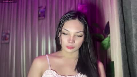 UR GIRL NEXTDOOR online show from February 25, 3:10 am