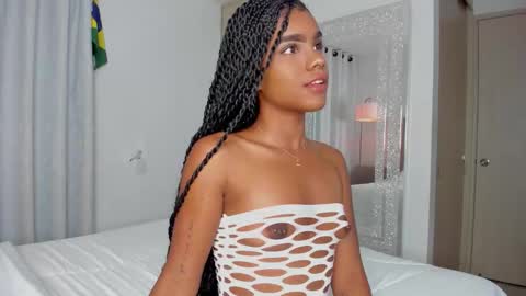 Julieth  online show from November 17, 4:15 am