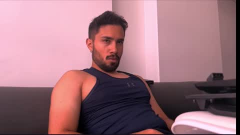 Hi Im Axel online show from January 5, 5:49 pm