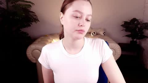 Eva  online show from April 5, 6:10 am