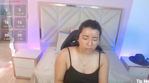 Snapshot of naanaky_tay chatting on October 9, 12:21 pm TARA online show from October 9, 12:21 pm