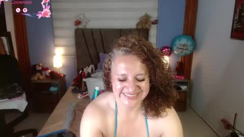nadia_84 online show from April 21, 12:45 pm