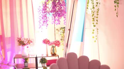 Nadia online show from March 6, 7:51 am