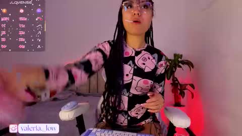 Snapshot of nahia_low chatting on October 4, 1:36 am  Valeria  online show from October 4, 1:36 am