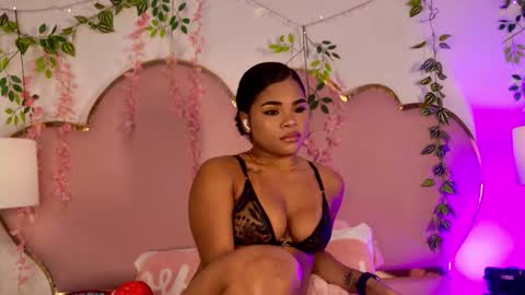 NahiaraReina  online show from March 15, 3:59 pm