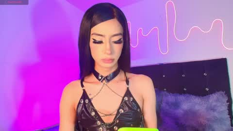 NahiaVictoria  online show from April 17, 9:22 am