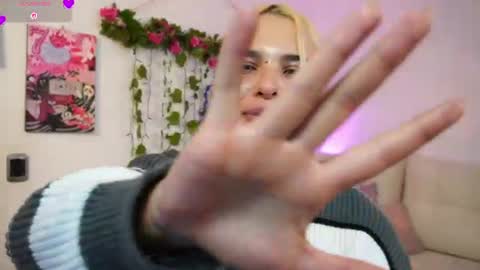 Naho  Sigueme en mis Redes Sociales Follow me on my social networks online show from June 12, 2:54 am