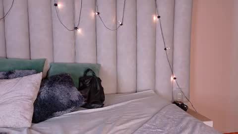  VICTORIA  online show from April 21, 7:54 pm