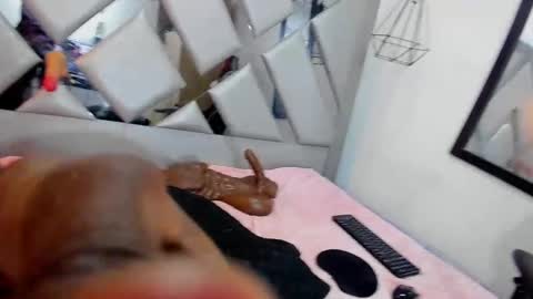 Nahomi  online show from September 20, 1:41 am