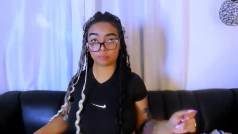 nahomy_hancook online show from December 19, 8:59 pm