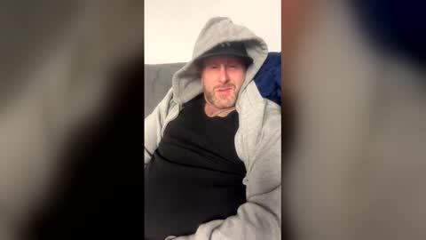 naked_truckerletsgo online show from April 10, 5:13 am