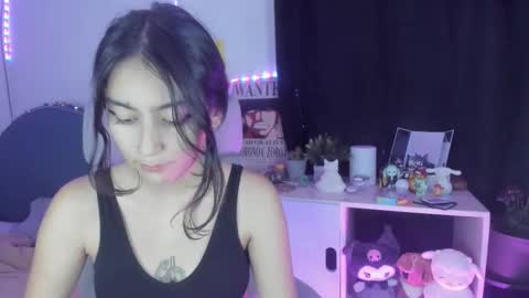 Snapshot of nami_white chatting on October 1, 5:39 am nami_white online show from October 1, 5:39 am