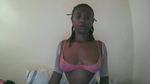 nana2095 online show from June 11, 6:00 am