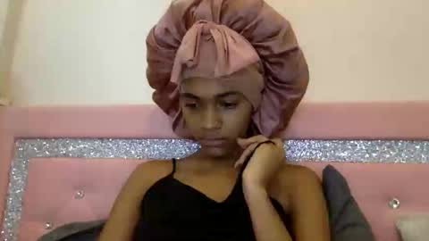 nanaonn online show from April 20, 7:28 pm