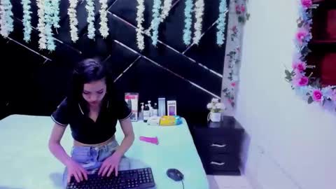 nanis james15 online show from February 12, 3:21 am