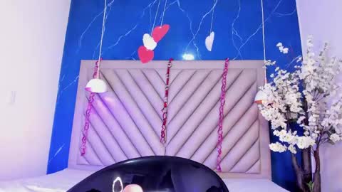 naomi_velour online show from May 22, 7:42 pm