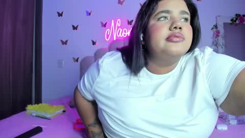 Snapshot of naomiasha_ chatting on September 12, 1:18 am    online show from September 12, 1:18 am
