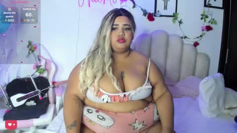 Snapshot of naomiasha_ chatting on March 5, 11:27 pm    online show from March 5, 11:27 pm