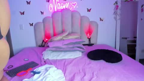 Snapshot of naomiasha_ chatting on September 13, 2:03 am    online show from September 13, 2:03 am