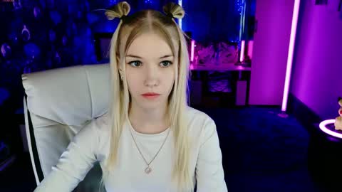 naomihita online show from April 19, 11:55 am