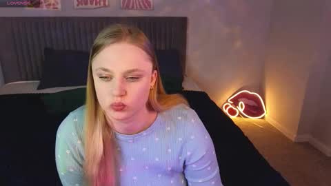 Naomi online show from February 25, 6:17 am