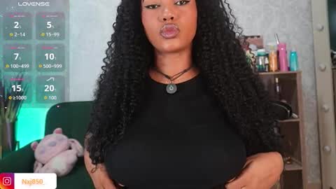 Naomi     online show from December 14, 4:19 am