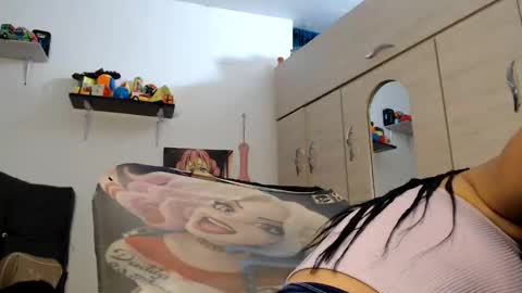 naomylux1 online show from June 6, 3:12 am