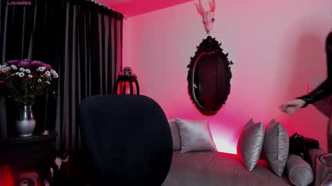 Goddess Alice online show from November 23, 9:40 am