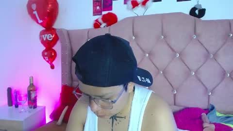 nat_evans8 online show from April 23, 1:57 am