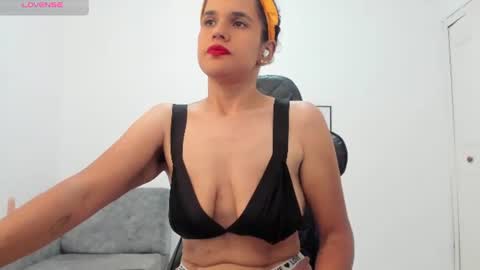 Nathalia online show from August 3, 5:52 pm