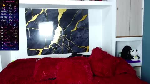 Natalia Jaramillo online show from May 14, 9:24 pm