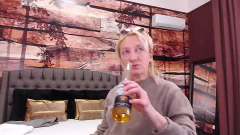 Natalie online show from February 27, 2:31 pm