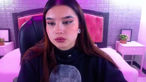 natalie  online show from November 26, 3:15 am