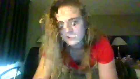Snapshot of natalielynn4216 chatting on September 18, 8:35 pm natalielynn4216 online show from September 18, 8:35 pm