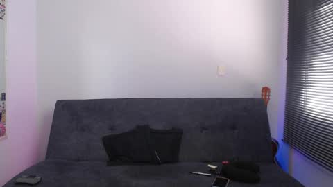   online show from April 8, 7:39 pm