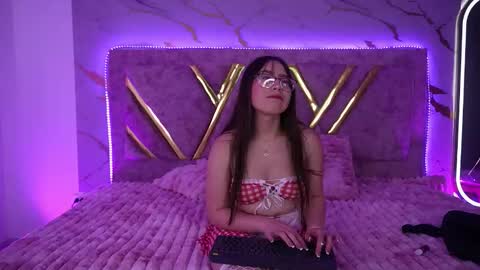 Natasha Vesper  online show from October 18, 1:26 pm