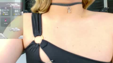 Snapshot of nathaliaz_ chatting on September 11, 12:39 pm nathaliaz online show from September 11, 12:39 pm