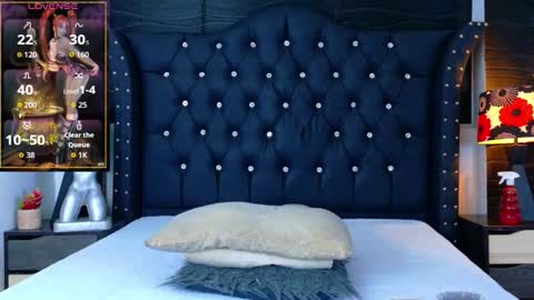 Snapshot of nathaliaz_ chatting on October 7, 12:12 pm nathaliaz online show from October 7, 12:12 pm