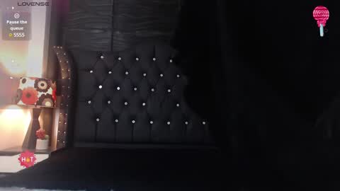 Snapshot of nathaliaz_ chatting on December 2, 12:13 pm nathaliaz online show from December 2, 12:13 pm